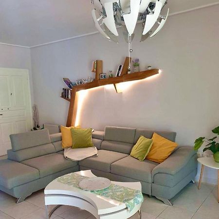 Modern 2Br City Flat 10Min From The Beach Atenas Exterior foto