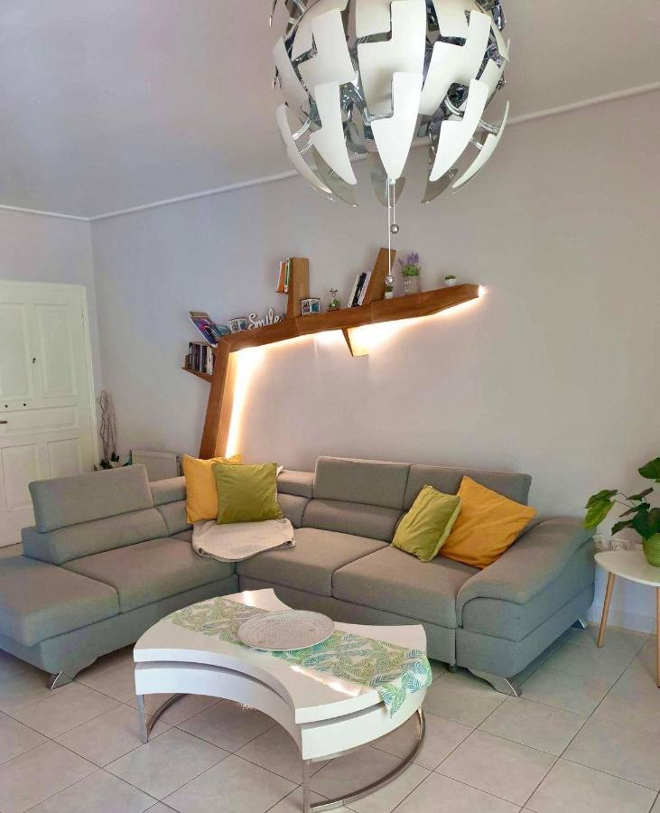 Modern 2Br City Flat 10Min From The Beach Atenas Exterior foto